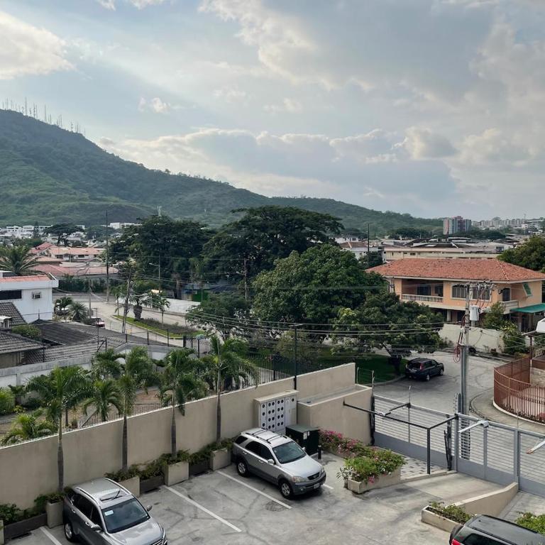 Luxury apartment in the safest area of Guayaquil - Three-Bedroom Deluxe Apartment - 2