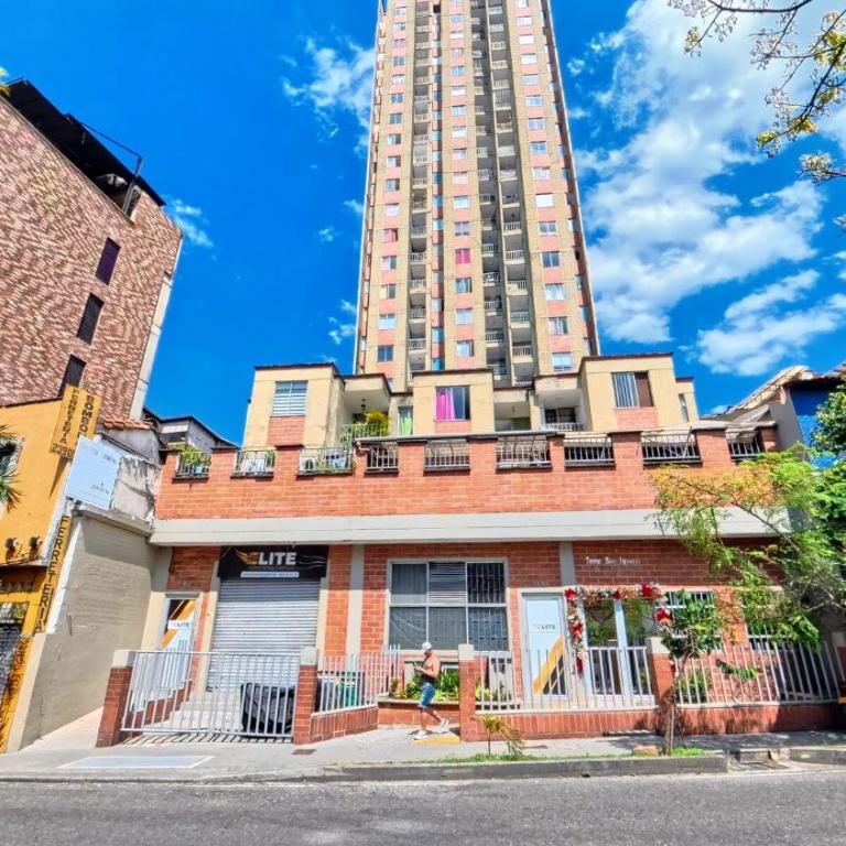 Wonderful apartment in the heart of Medellín - Two-Bedroom Apartment - 1