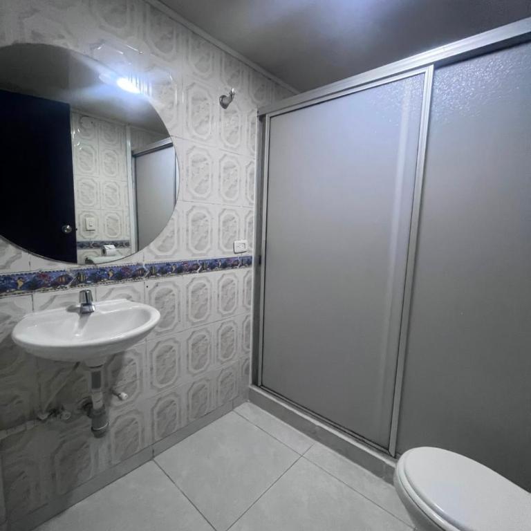AW Hotel American Travel - Embajada EEUU & Corferias - Habitación Individual Deluxe - 6