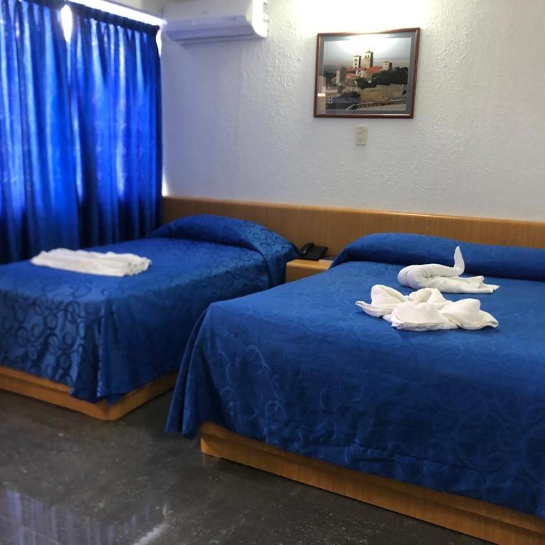 Oviedo Hotel R - Triple Room - 1
