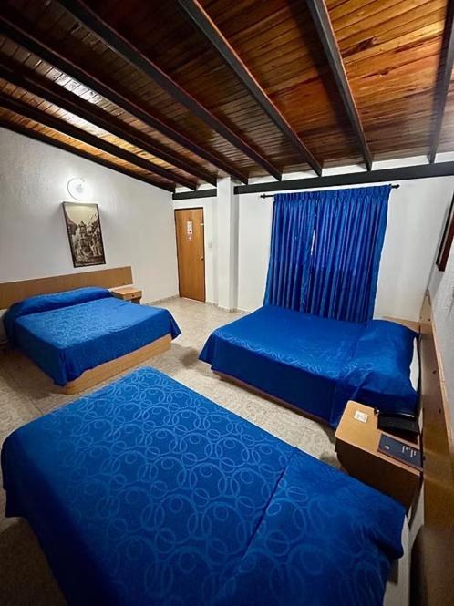 Oviedo Hotel R - Classic Quadruple Room - 4