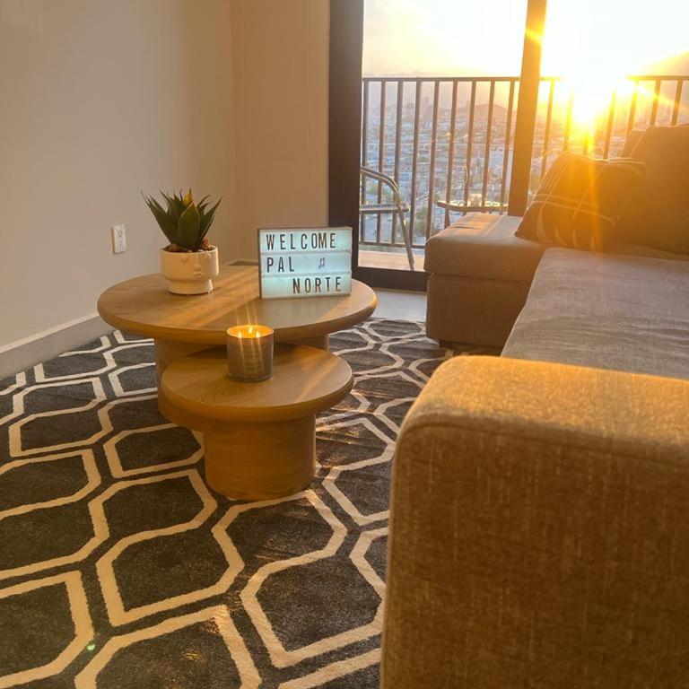 Lujoso Apt/Frente Arena Mty/Terraza/Parking/6Pax - Apartamento - 35