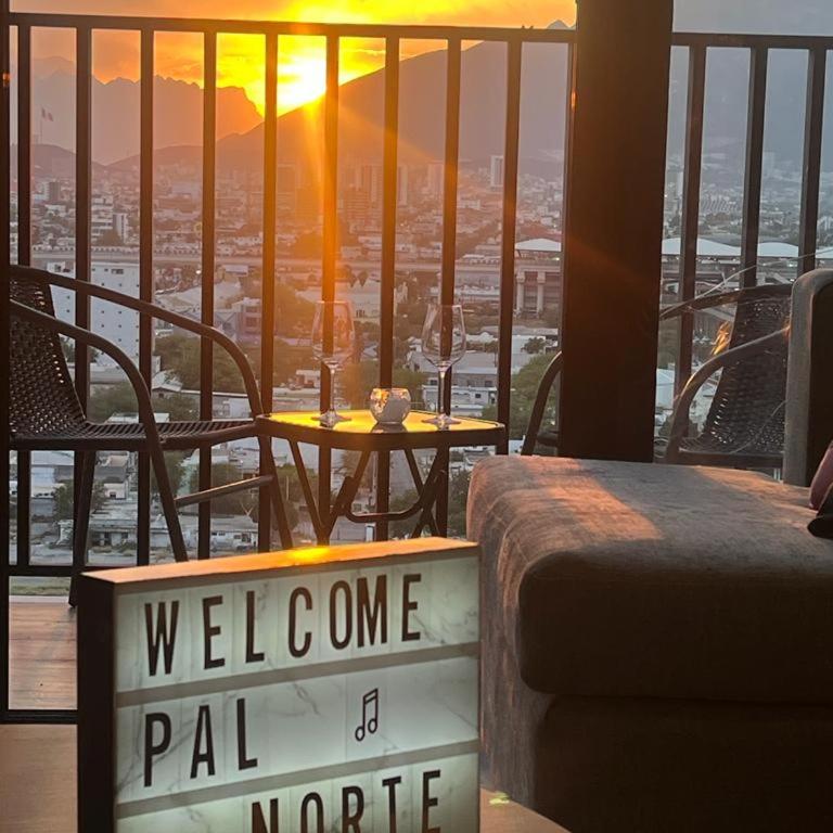 Lujoso Apt/Frente Arena Mty/Terraza/Parking/6Pax - Apartamento - 34