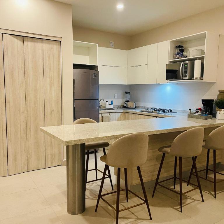 Lujoso Apt/Frente Arena Mty/Terraza/Parking/6Pax - Apartamento - 42