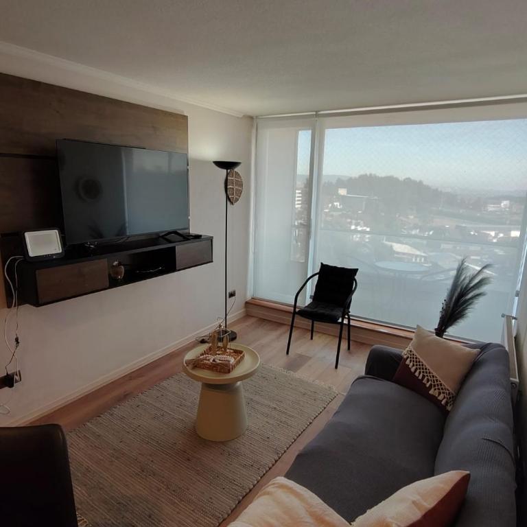 Acogedor y luminoso depto cerca de mall Trébol - Apartamento de 2 dormitorios - 3