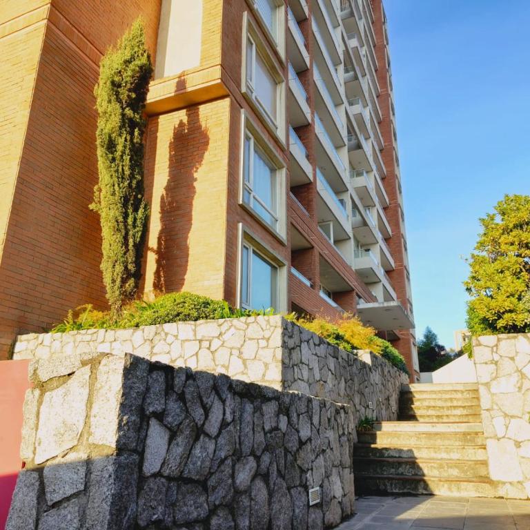 Acogedor y luminoso depto cerca de mall Trébol - Apartamento de 2 dormitorios - 40