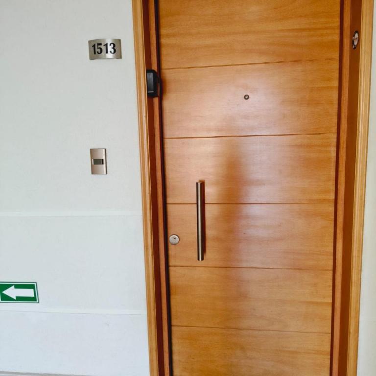 Acogedor y luminoso depto cerca de mall Trébol - Apartamento de 2 dormitorios - 60