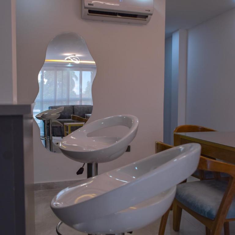 Lumina House Moderno y tranquilo apartamento Cerca de las clínicas y del estadio - Apartamento de 2 dormitorios con balcón - 3