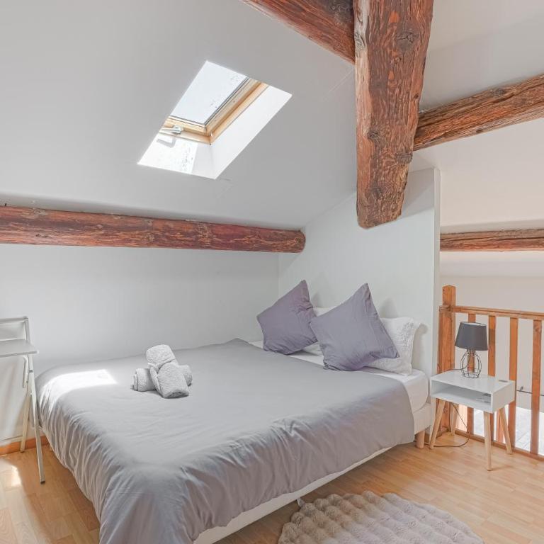 T2 mezzanine lumineux dans le centre de Nîmes près des Arènes - Apartment mit 1 Schlafzimmer - 11