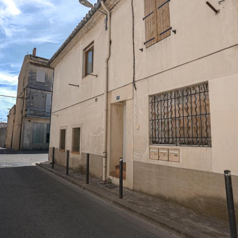 T2 mezzanine lumineux dans le centre de Nîmes près des Arènes - Apartment mit 1 Schlafzimmer - 17