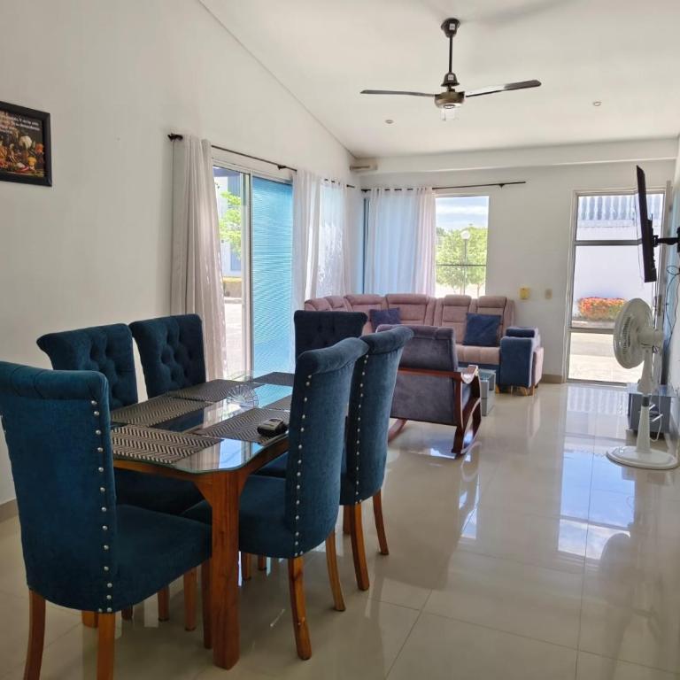 Casa Vacacional con Piscina en Puerto Bahía II - Casa con 1 dormitorio - 4