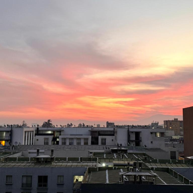 Santa Ana Premium - Cowork, Balcón al Atardecer y Metro - One-Bedroom Apartment - 6