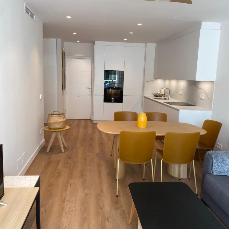 2 apartamentos muy luminosos con grandes terraza - Apartment - 17