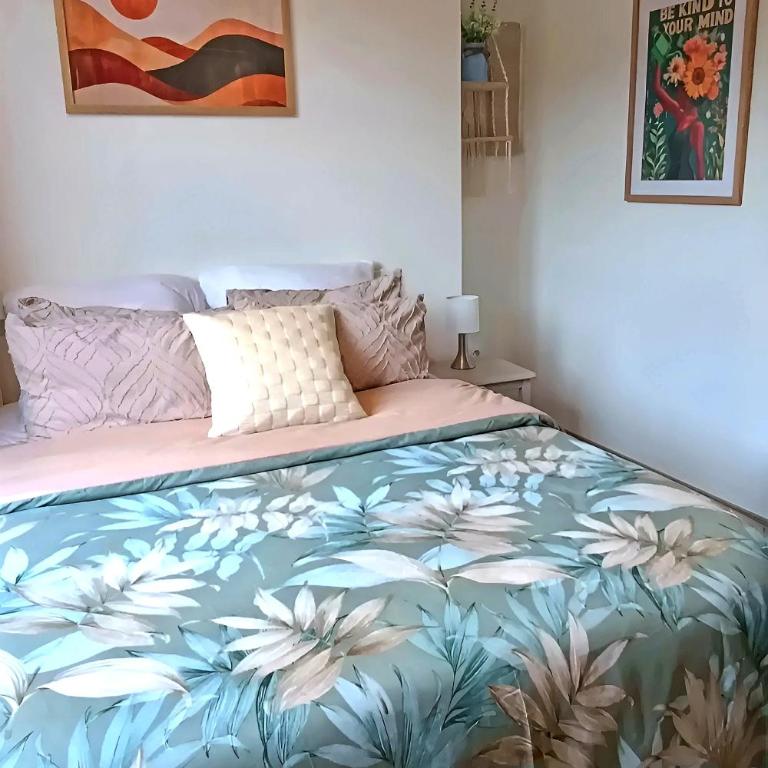 Apt 14 au 3ème étage, un superbe T2 bis d'environ 60m2, climatisé et entièrement équipé avec une terrasse privée, dans un immeuble authentique du 18 ème siècle - Apartment mit 1 Schlafzimmer - 7
