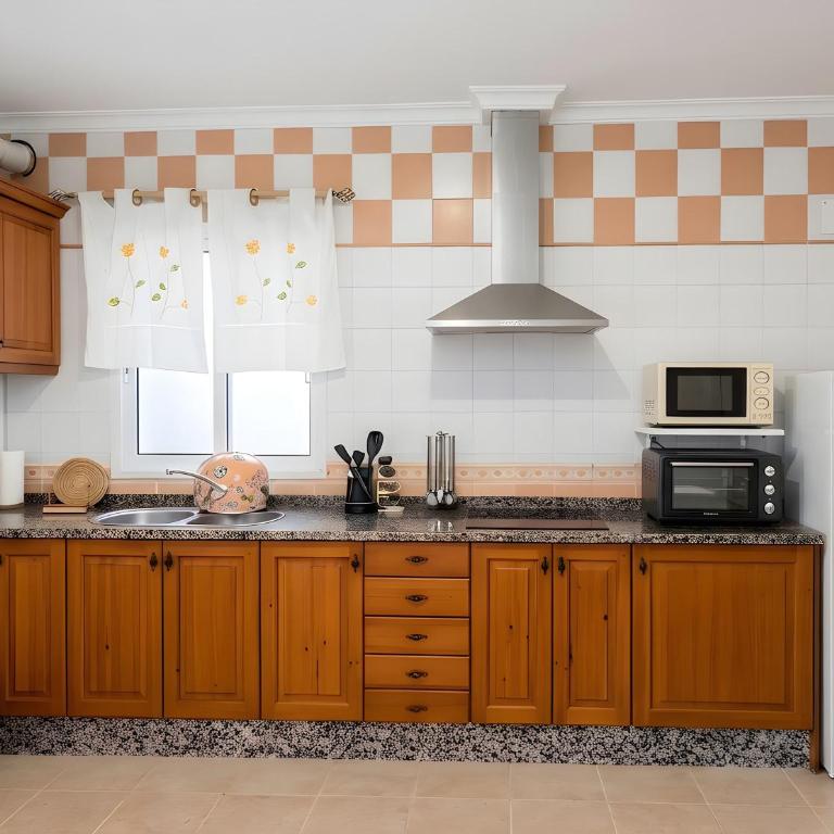 Apartamento en Conil de la Frontera ubicado en en una zona tranquila y muy bien situada para disfrutar del pueblo y de la playa sin necesidad de coche SOLO PARA FAMILIAS Y PAREJAS - Appartement - 7