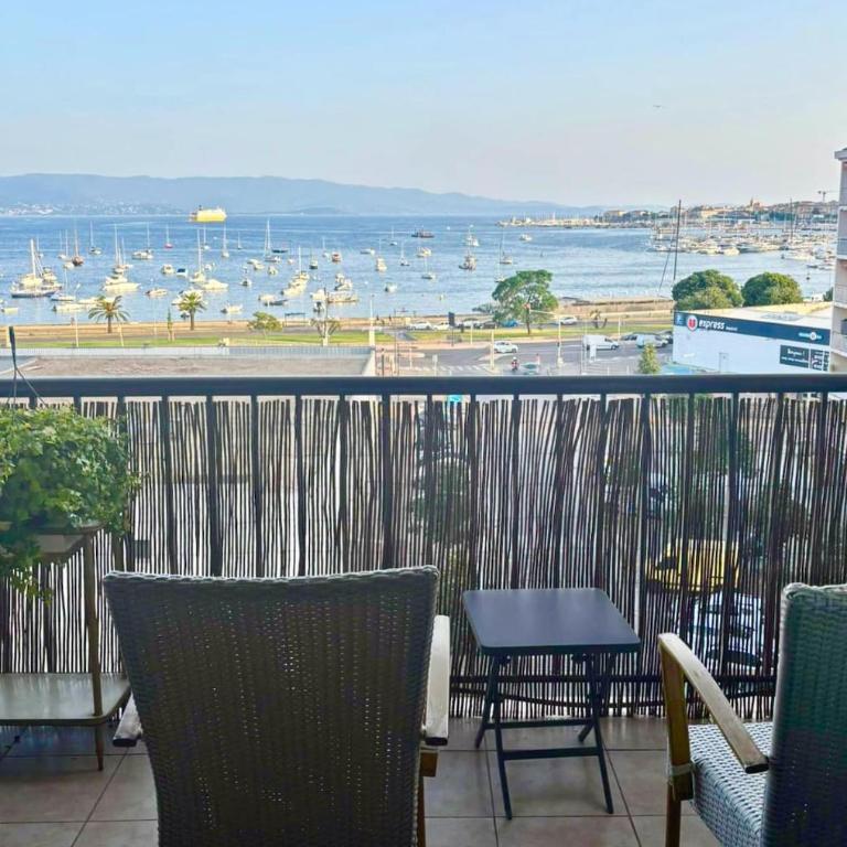 Apartment with Sea View - Private Parking - 5 min from airport - Apartment mit 3 Schlafzimmern - 1