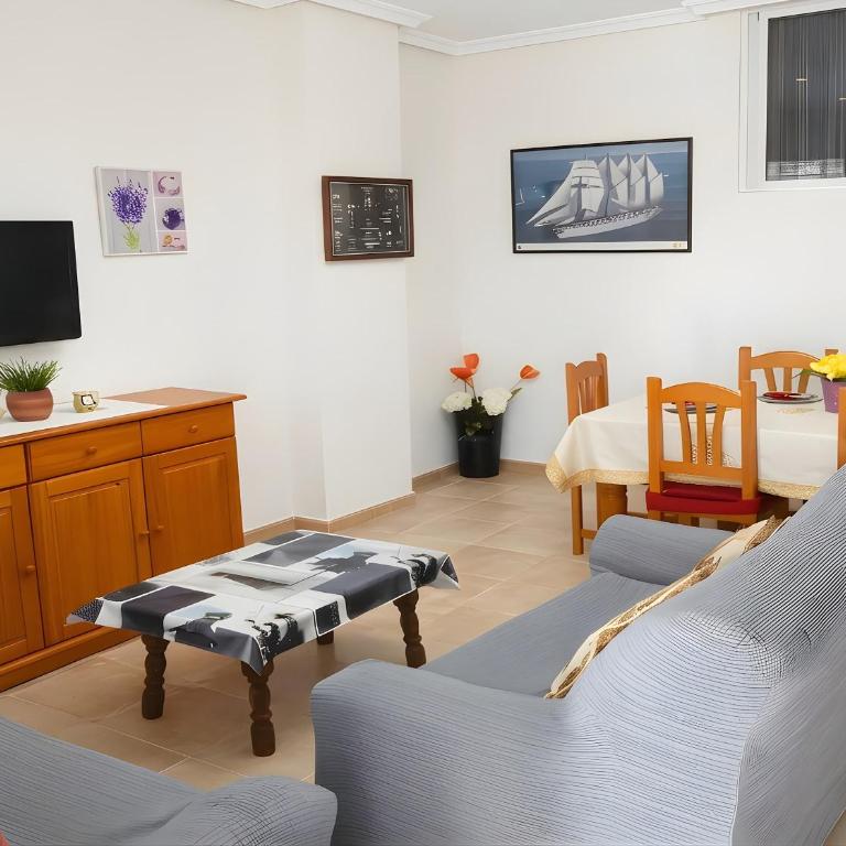 Apartamento en Conil de la Frontera ubicado en en una zona tranquila y muy bien situada para disfrutar del pueblo y de la playa sin necesidad de coche SOLO PARA FAMILIAS Y PAREJAS - Appartement - 1
