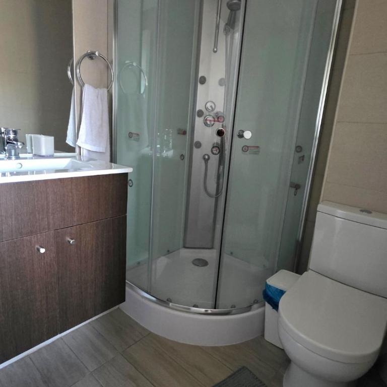 Departamento cercano al centro, estacionamiento y wifi - Two-Bedroom Apartment - 3