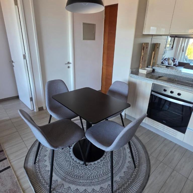 Departamento cercano al centro, estacionamiento y wifi - Two-Bedroom Apartment - 5