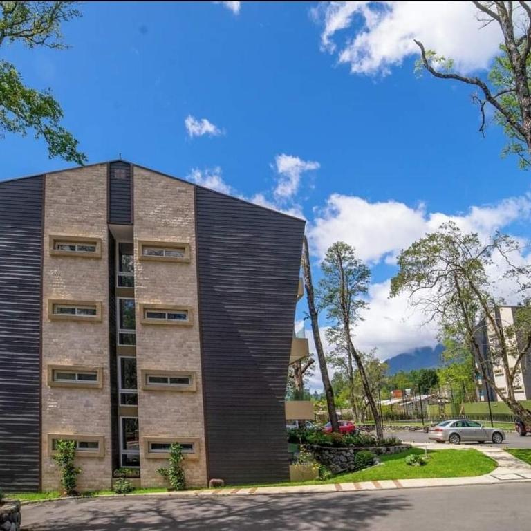 Departamento cercano al centro, estacionamiento y wifi - Two-Bedroom Apartment - 11