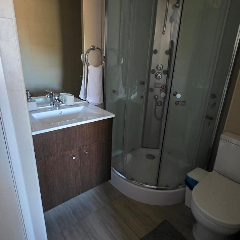 Departamento cercano al centro, estacionamiento y wifi - Two-Bedroom Apartment - 25