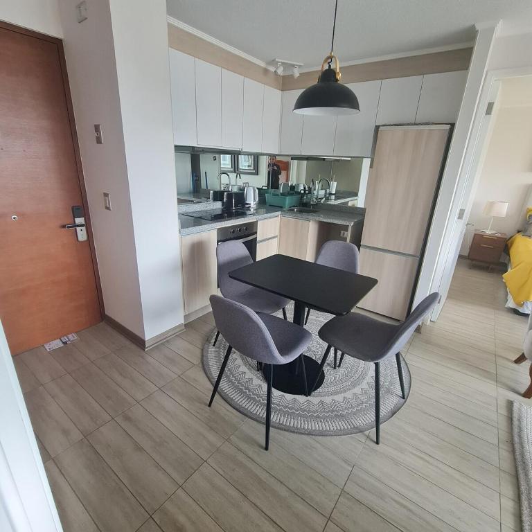 Departamento cercano al centro, estacionamiento y wifi - Two-Bedroom Apartment - 36