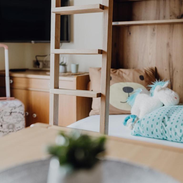 Hotel Dorfcafe Unken - Familienzimmer mit Balkon - 32