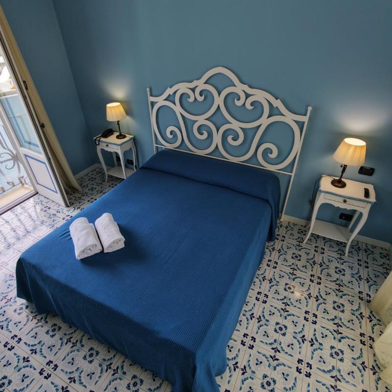 Hotel Bougainville - Deluxe Double Room with Sea View - 4
