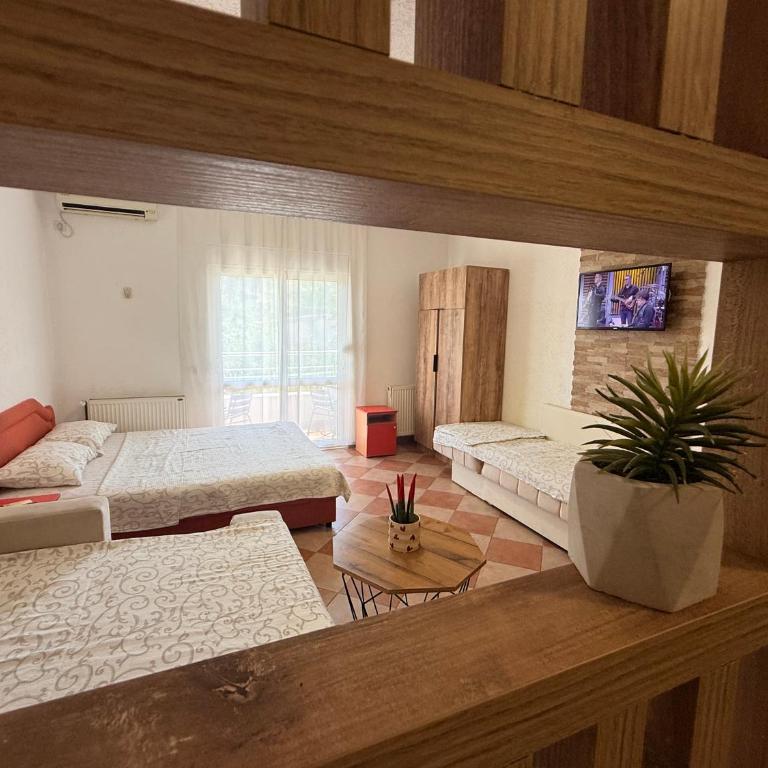 Apartmani PERICIC SUTOMORE NEW HOUSE - Studio Familial - 10