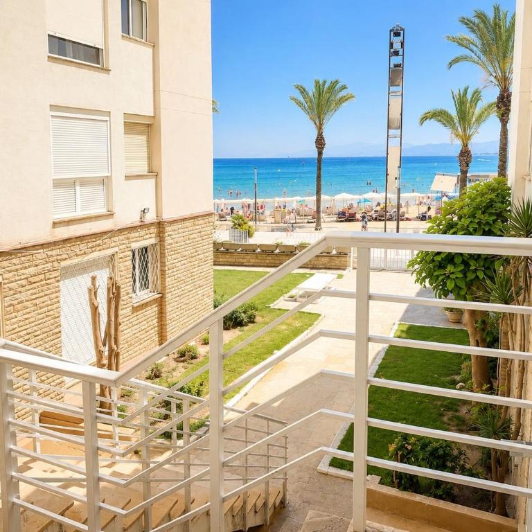 Bello Horizonte Frontbeach - Appartement - 4