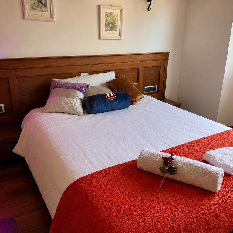 Luxury Villa in Girona with Indoor Pool & Garden Base for Costa Brava, France and Barcelona - Deluxe Villa - 15