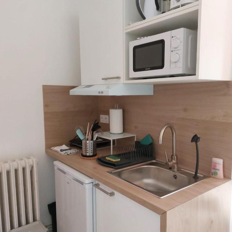 studio entièrement équipé avec balcon et accès jardin - Studio mit Balkon - 8