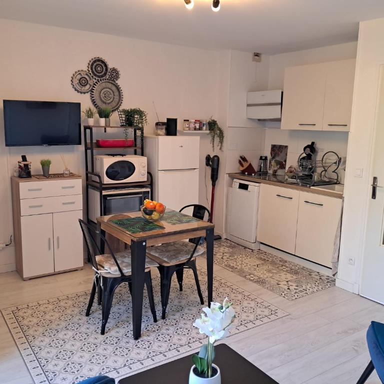 Coup de cœur 3 étoiles terrasse parking Wifi à 70 m des thermes - Appartement 1 Chambre - 6