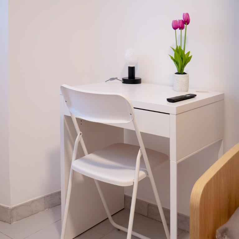 La Casa di Betty - Two-Bedroom Apartment - 16