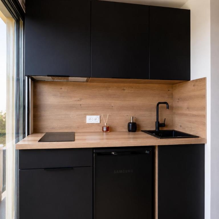 SPICY LOVE Suite Romantique avec Jacuzzi Privatif Proche Nice Cannes Cagnes sur mer Antibes - Appartement 1 Chambre - 14