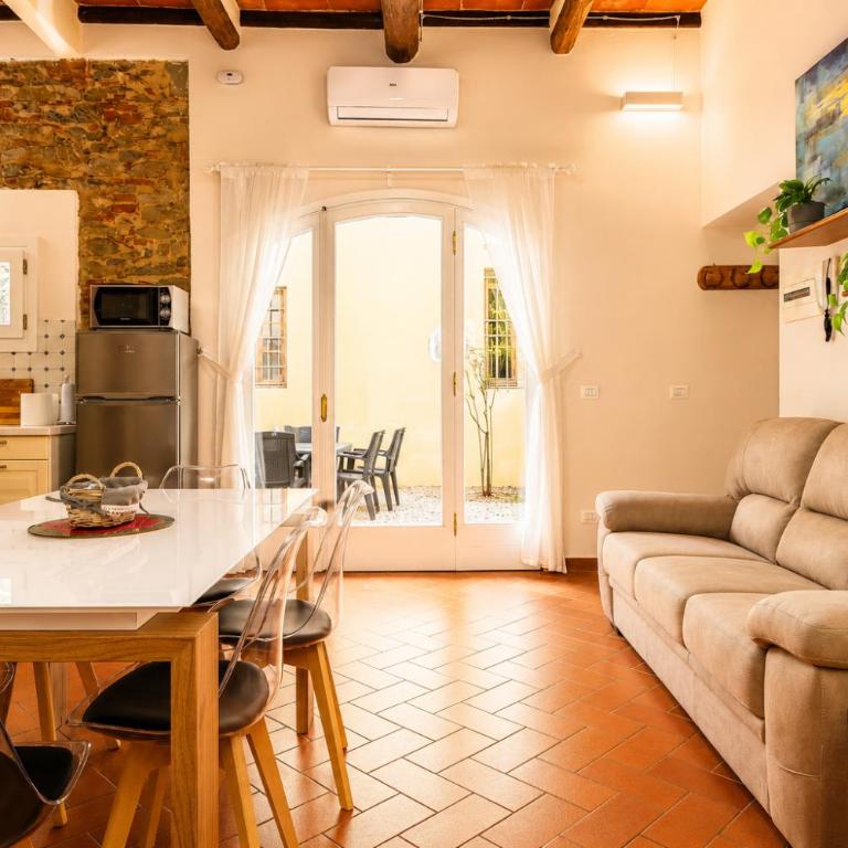 Apartment with Private Garden - Appartamento con 3 Camere da Letto - 1