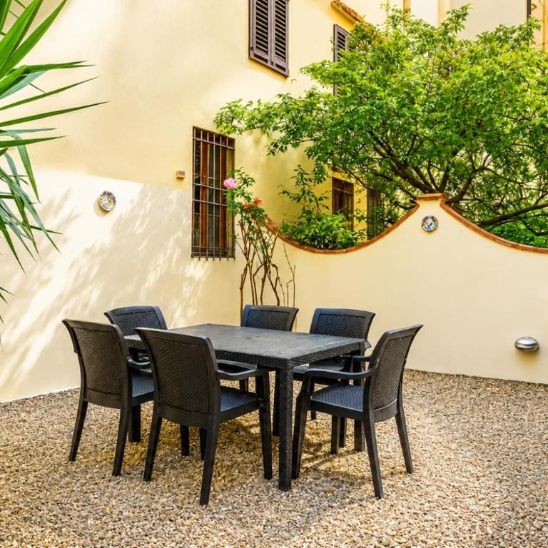 Apartment with Private Garden - Appartamento con 3 Camere da Letto - 22