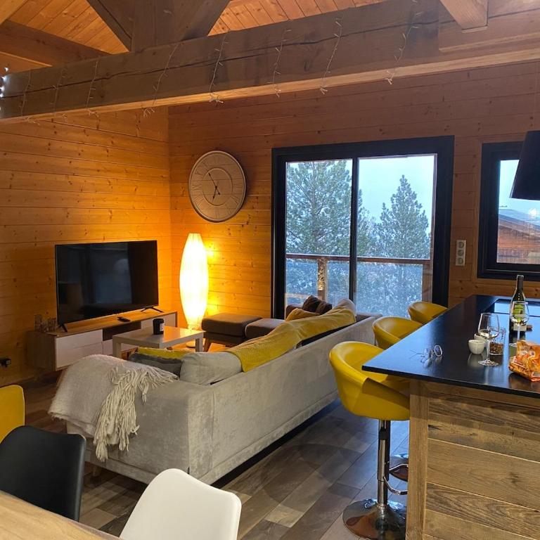 L'Art Chalet Les Angles - Three-Bedroom Chalet - 20