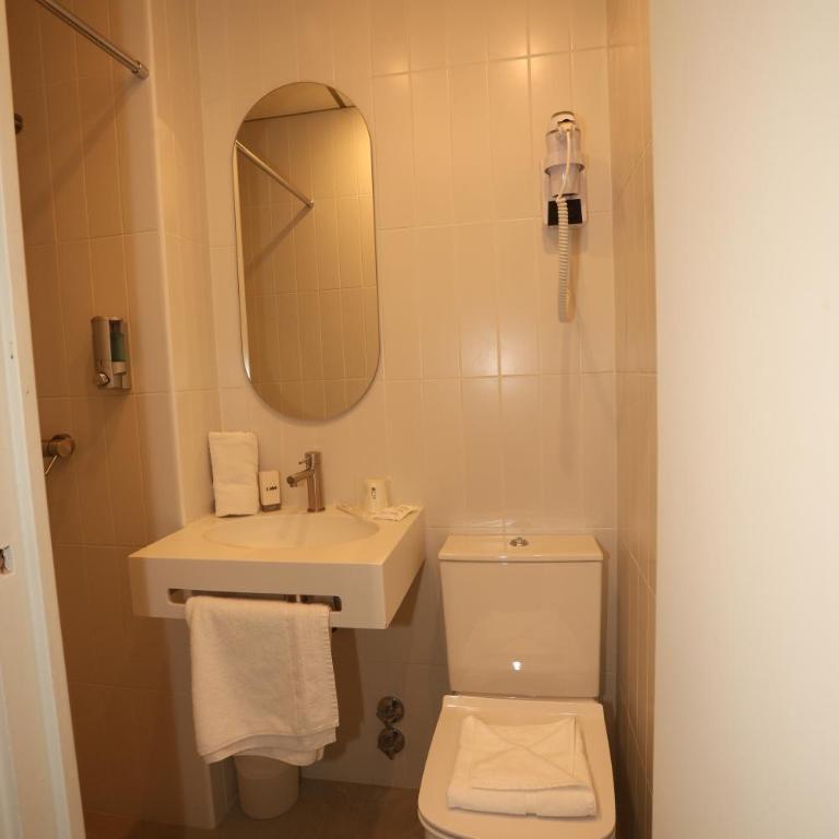 Hôtel Des Trois Gares - Chambre Simple avec Douche - 16