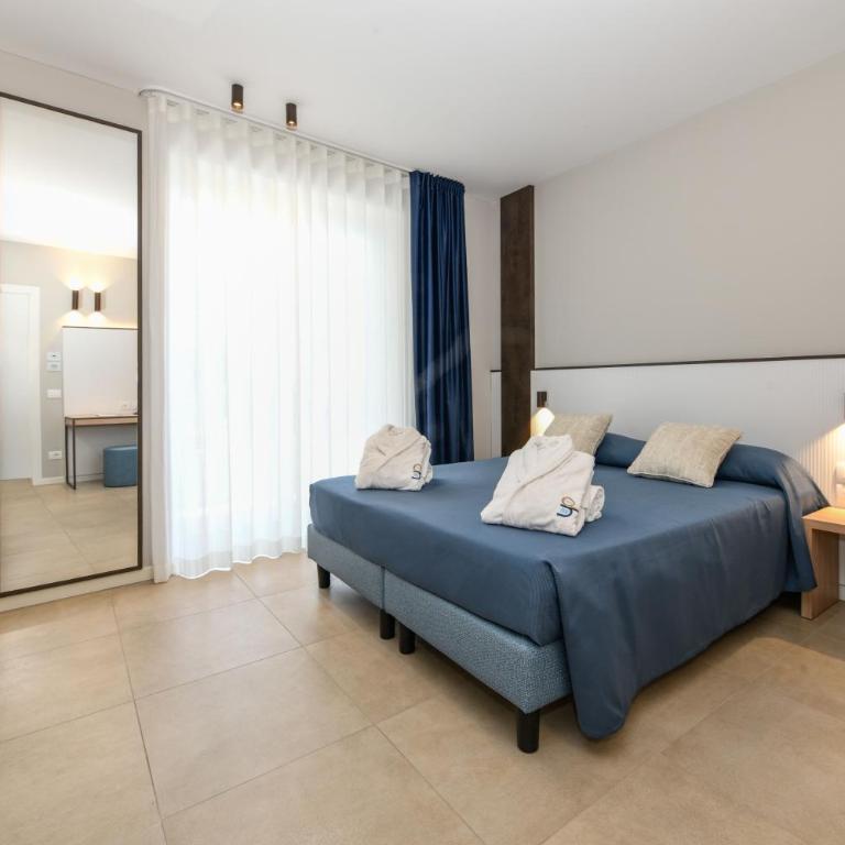 Petit Hotel - Junior Suite - 4