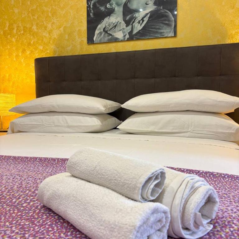 B&B Hollywood - Parcheggio Privato - Triple Room with Private Bathroom - 26