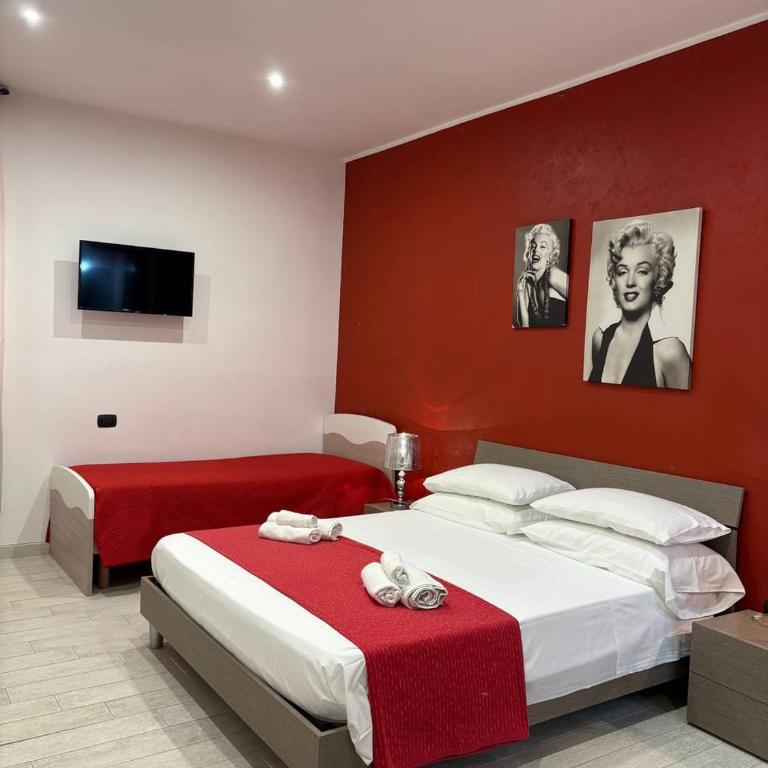 B&B Hollywood - Parcheggio Privato - Triple Room with Private Bathroom - 34