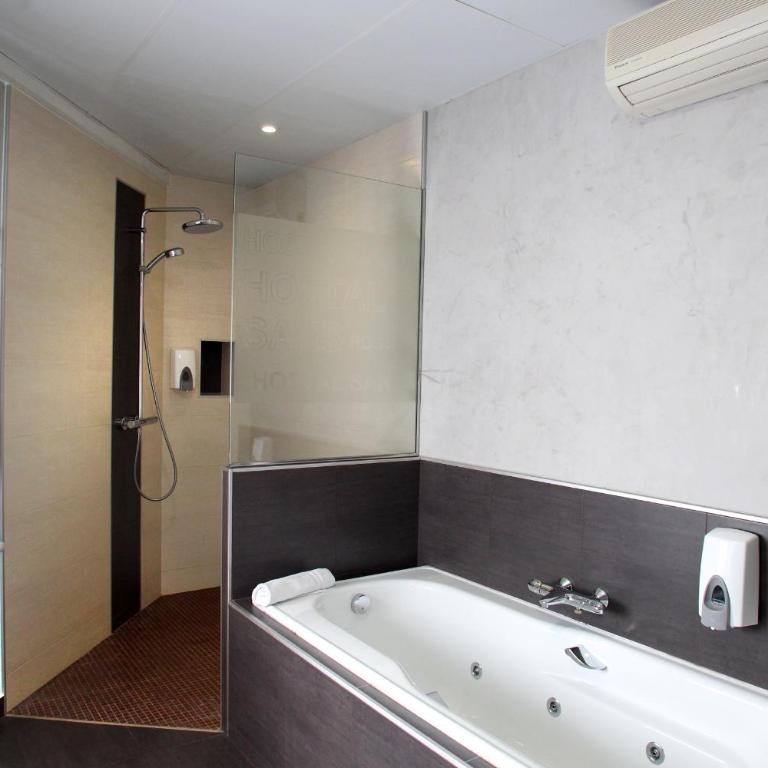 Hostal Sans - Chambre Double Supérieure avec Bain à Remous - 2