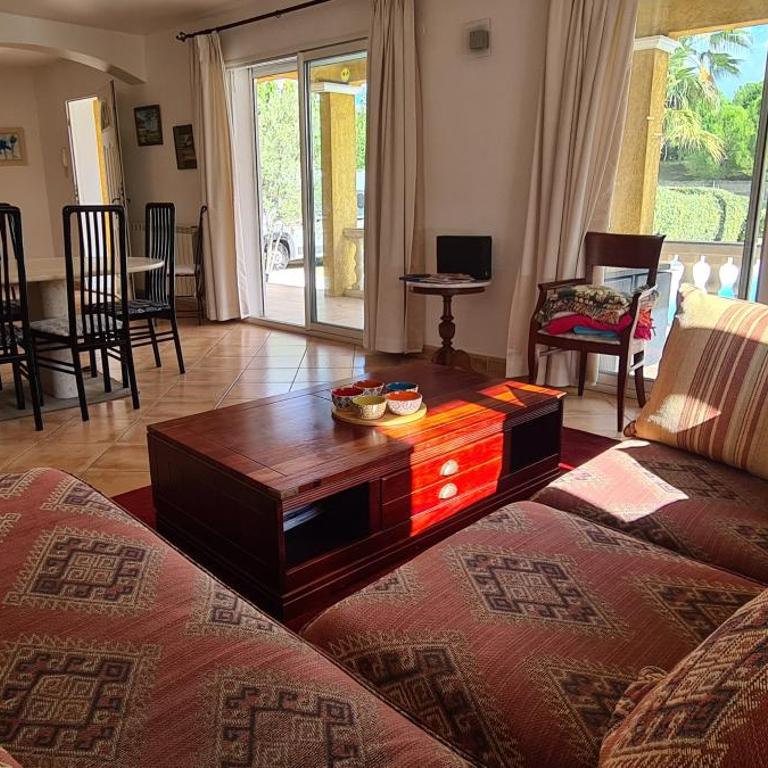 Villa climatisée calme et lumineuse avec un jardin verdoyant une piscine un terrain de tennis - One-Bedroom Villa - 5