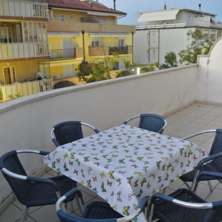 Enjoy your holiday 200m from the beach - Apartment - 12