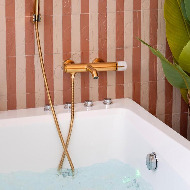 NUSA'MOR petite maison romantique baignoire balnéo 2 places - Apartment mit 1 Schlafzimmer - 10