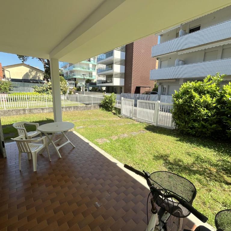 Lignano Sabbiadoro with garden - Appartamento con 2 Camere da Letto - 6