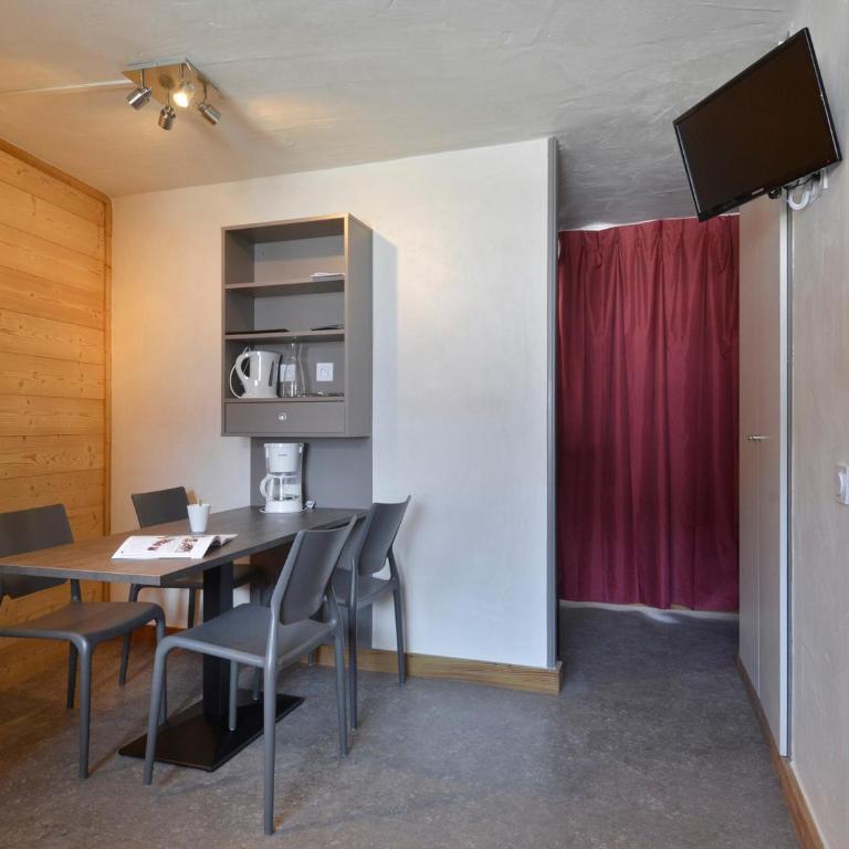 Studio rénové et confortable · Cœur de station - Studio - 7