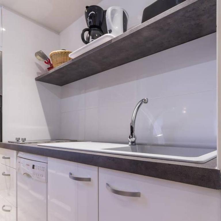 Appartement rénové proche Paradisio, 200m des pistes, balcon, TV - Apartamento de 1 dormitorio - 8