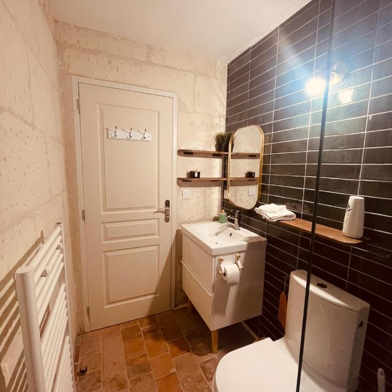 La maison du vieux bourg - Three-Bedroom Apartment - 9